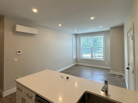 5th image of 58 River St #12