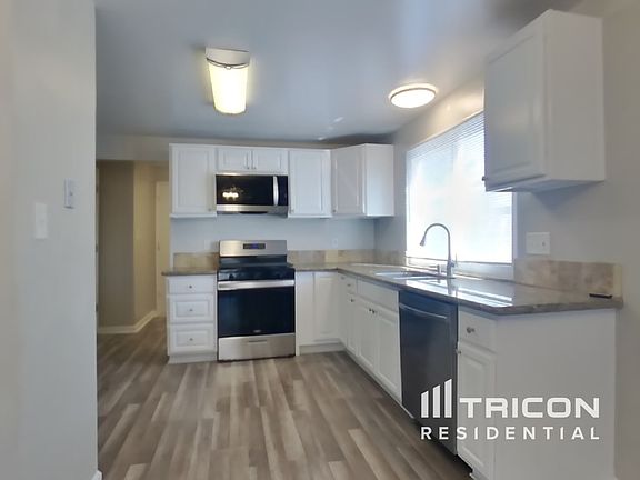 5th image of 827 Glen Martin Dr