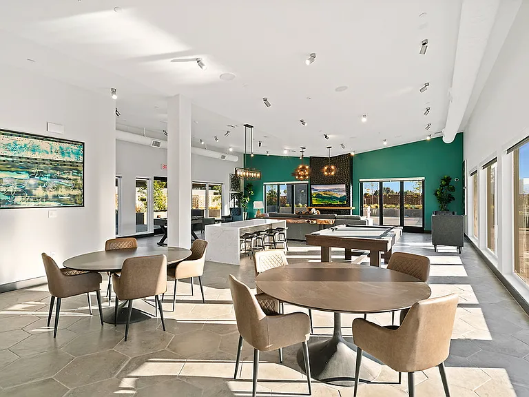 Mylo Santa Clara — Photo 50