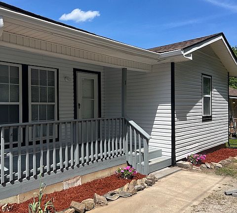 3rd image of 160 Pinto St