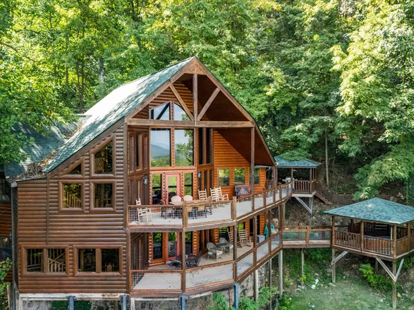 3280 Balsam Slopes Rd, Sevierville, TN 37862