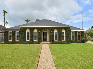 3 Colony Park Cir, Galveston, TX 77551