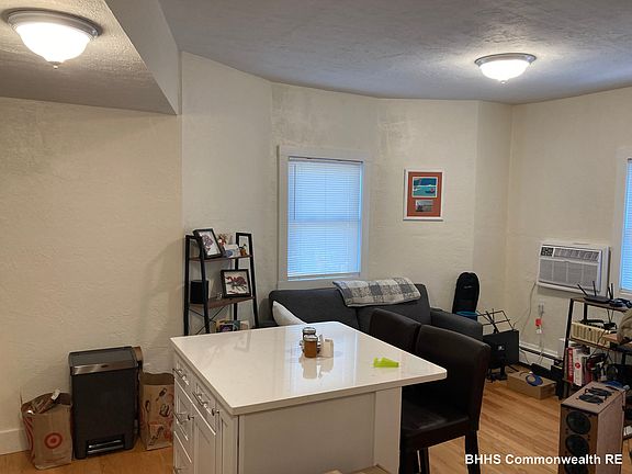 5th image of 111 Walnut St #20
