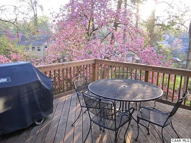 2 bed, 1.5 bath, 1000 sqft, $2,100 — Photo 2
