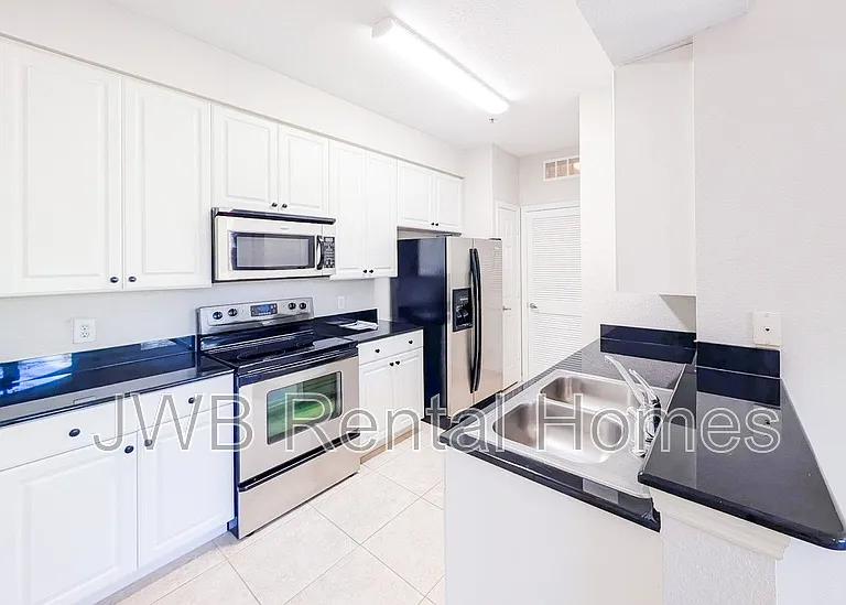 8539 Gate Pkwy W #1525 — Photo 4
