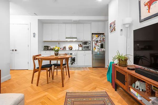 Rented by Space Real Estate | media 2