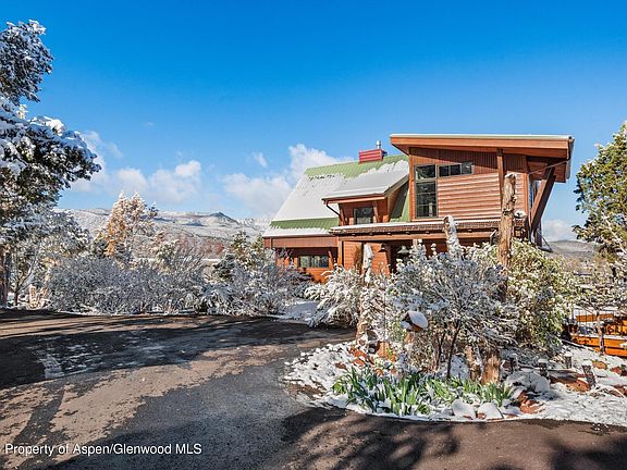 2nd image of 255 Little Pinon