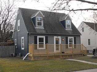 1517 Grand Ave, Manitowoc, WI 54220