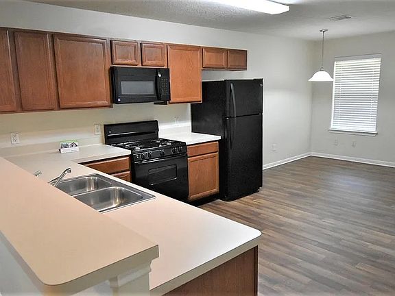 5th image of 17106 Atascocita Bend Dr