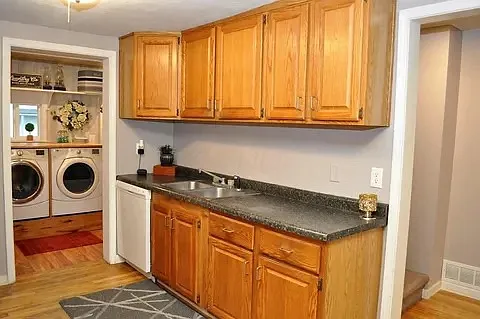 132 S Cedar Ave — Photo 17