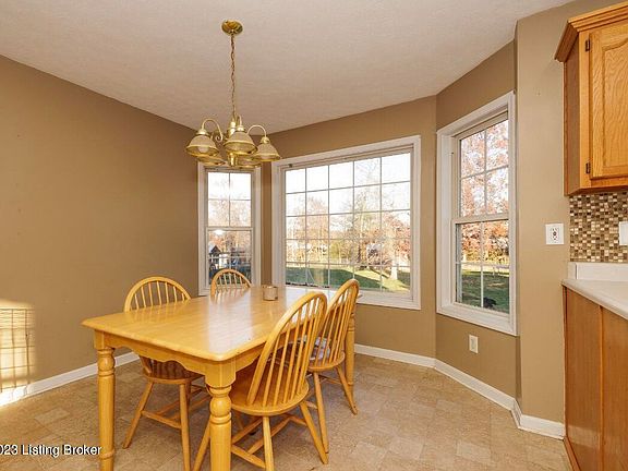 5th image of 598 River Oaks Dr