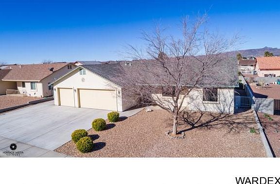 3rd image of 3919 N Diamond Dr