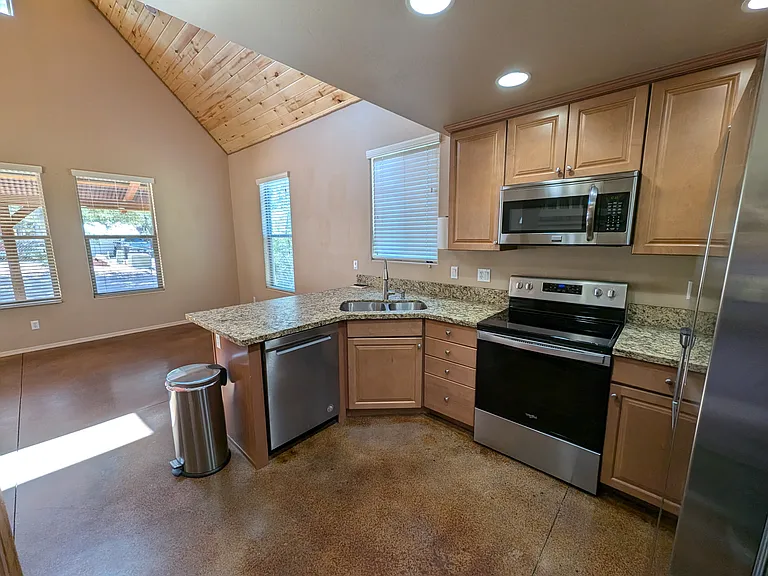 1304 N Easy St — Photo 4