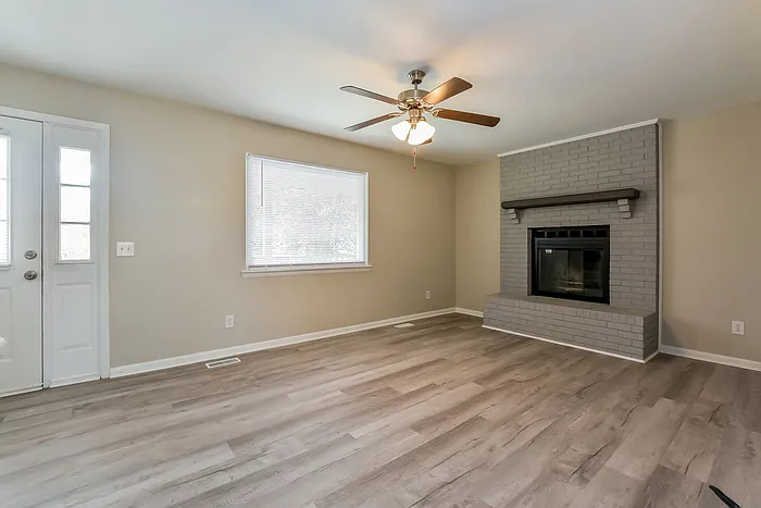 150 Dexter Cir — Photo 4