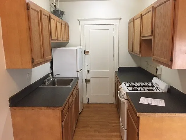 1 bed, 600 sqft, $2,465 — Photo 2