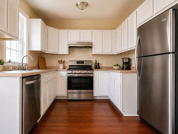 4th image of 5055 N Main St #3