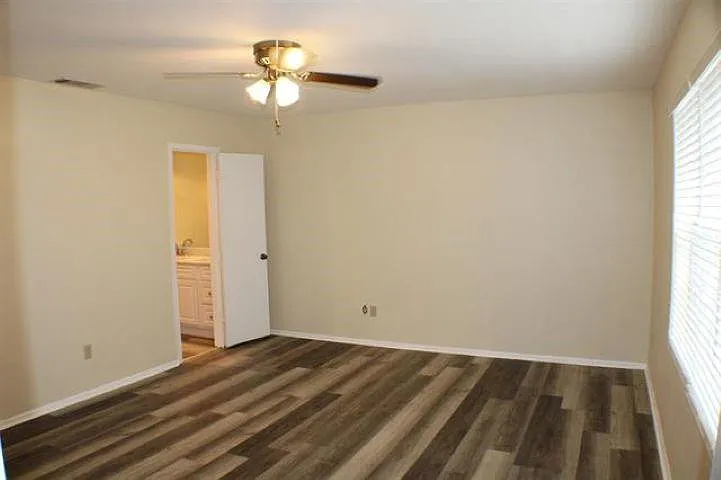 8690 Manion Dr — Photo 16