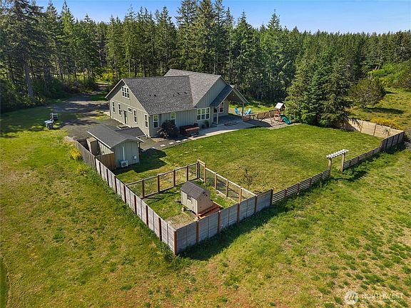 2nd image of 120 E Timber Ridge
