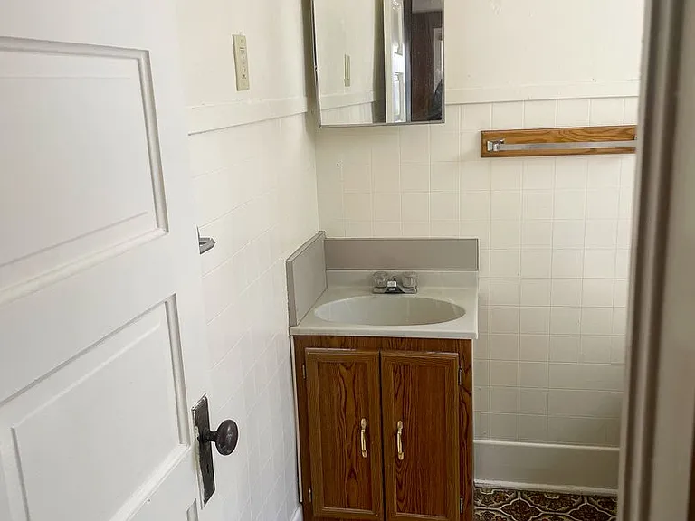 4 Depot St — Photo 7