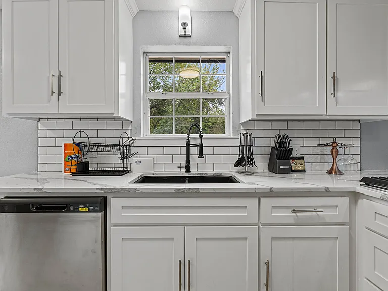 3800 Driskell Blvd — Photo 8