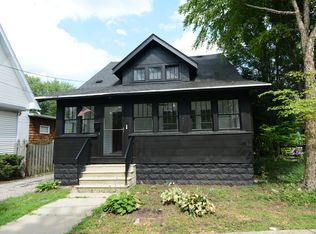 724 S 5th St, St Charles, IL 60174