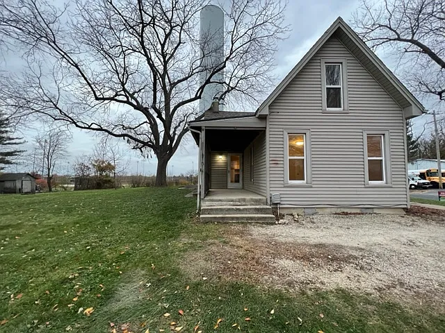 307 N Division St — Photo 2