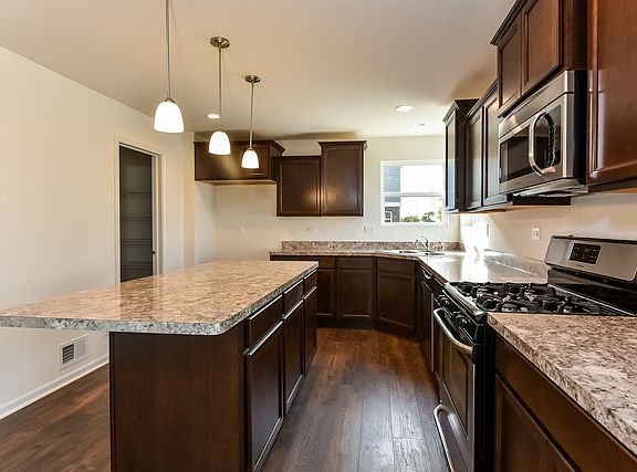 4th image of 1635 Glenbrooke Ln