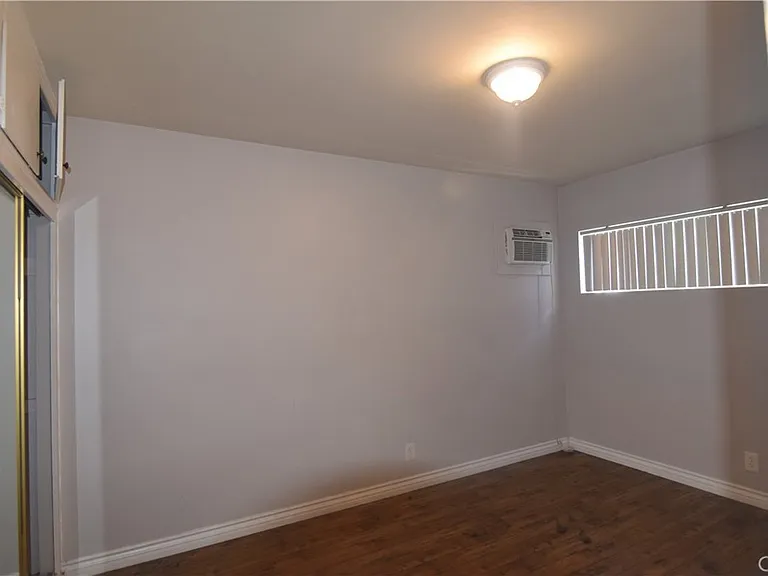 317 E Providencia Ave #C — Photo 8