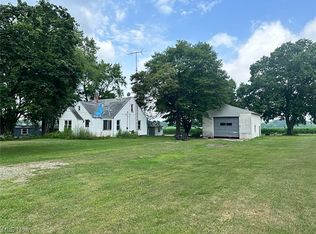 1741 Manchester Ave SW, North Lawrence, OH 44666