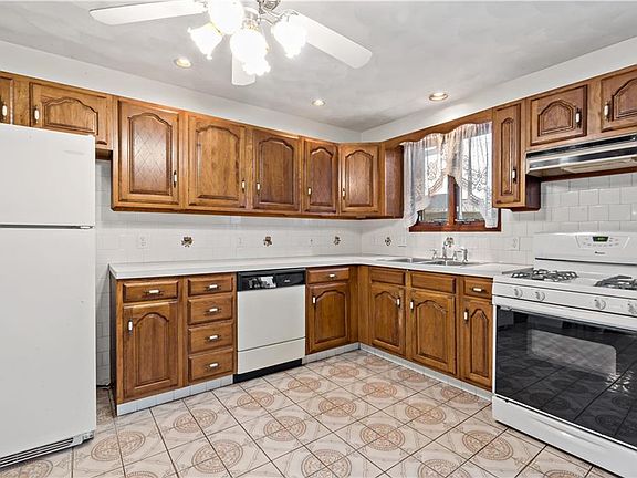 3rd image of 101 Gooding St