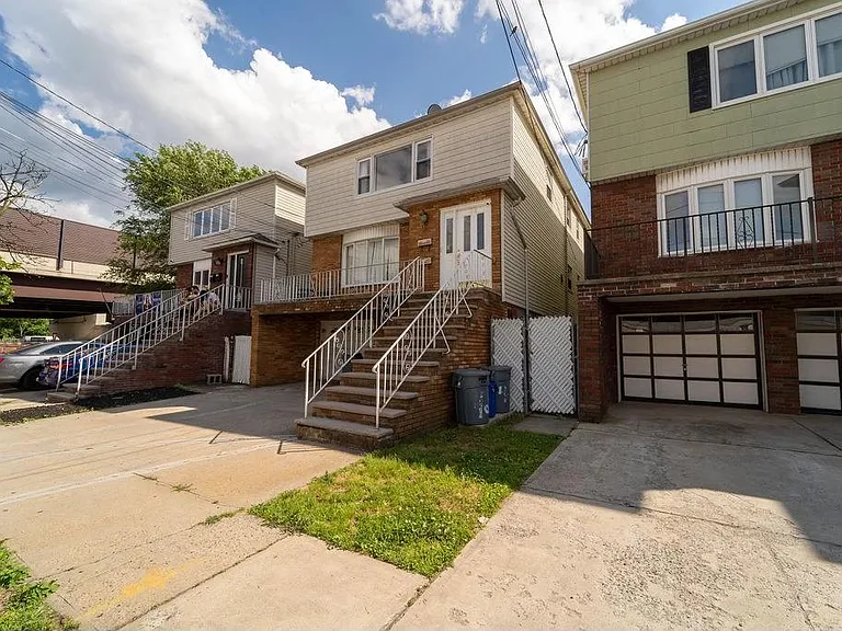 44 E 52nd St #2 — Photo 2
