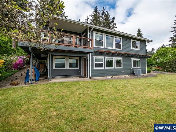 2nd image of 1375 Fern Ln