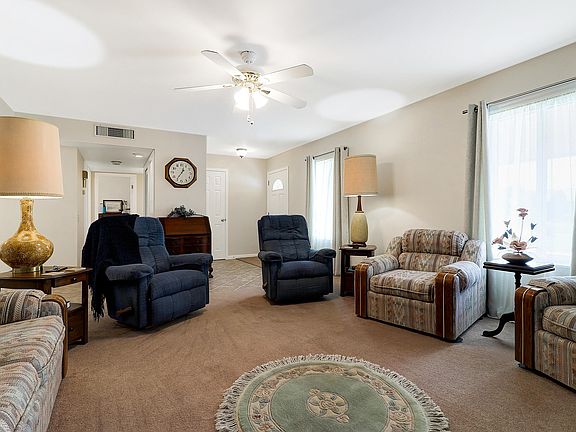 5th image of 9402 W Briarwood Cir S