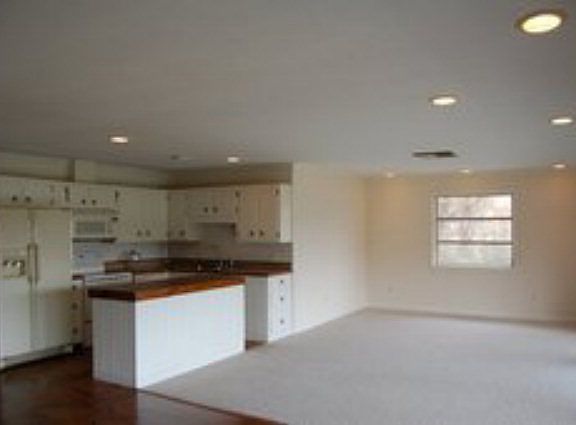 3rd image of 826 Hemlock Dr