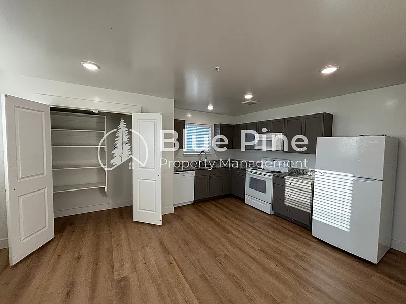 5941 N Freedom Rd — Photo 4