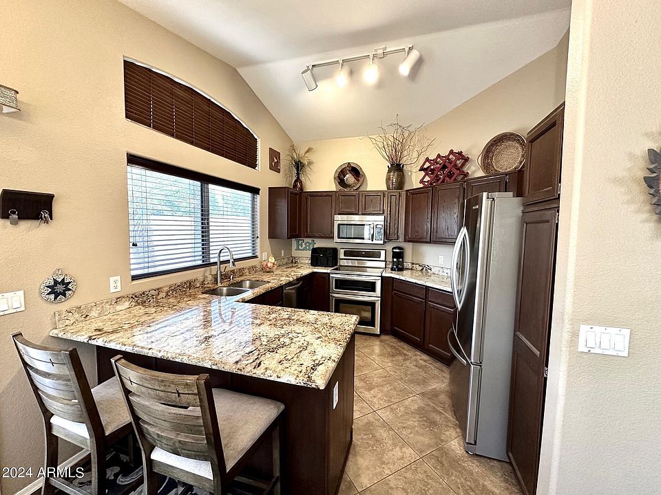 1st image of 3215 E POINSETTIA Drive