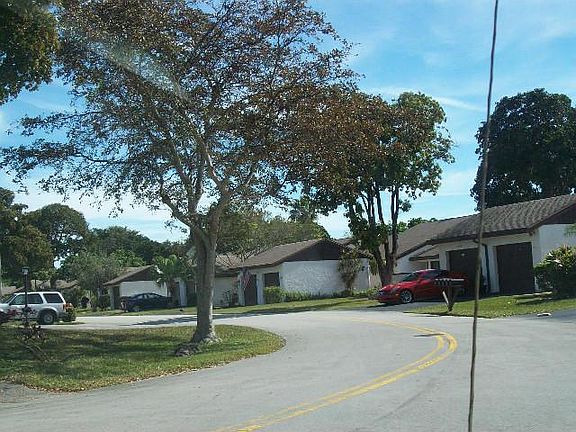 4th image of 9251 Wedgewood Way #B21