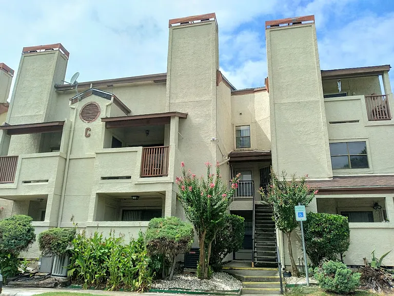 5322 Medical Dr #C-105 — Photo 1