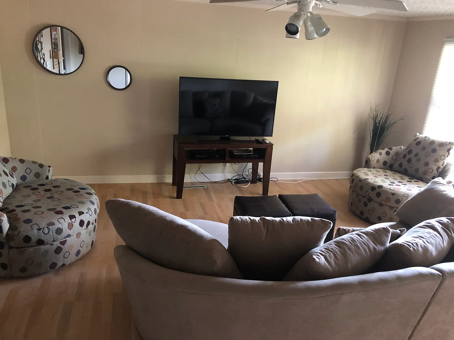 3 bed, 1.5 bath, 1200 sqft, $1,400 — Photo 3