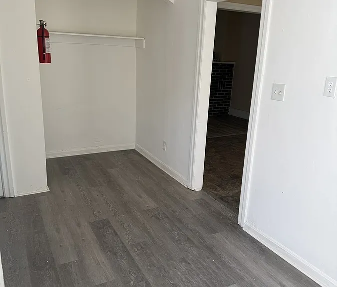 1213 Astor St — Photo 8