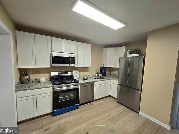4th image of 1028 Glenvilla Dr