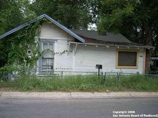 1st image of 135 TERESA ST