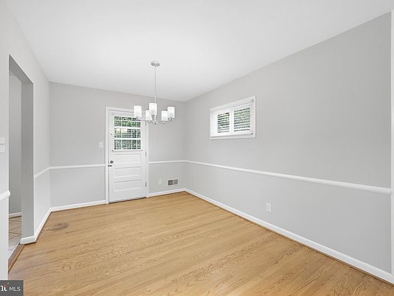4th image of 620 S Ivy St