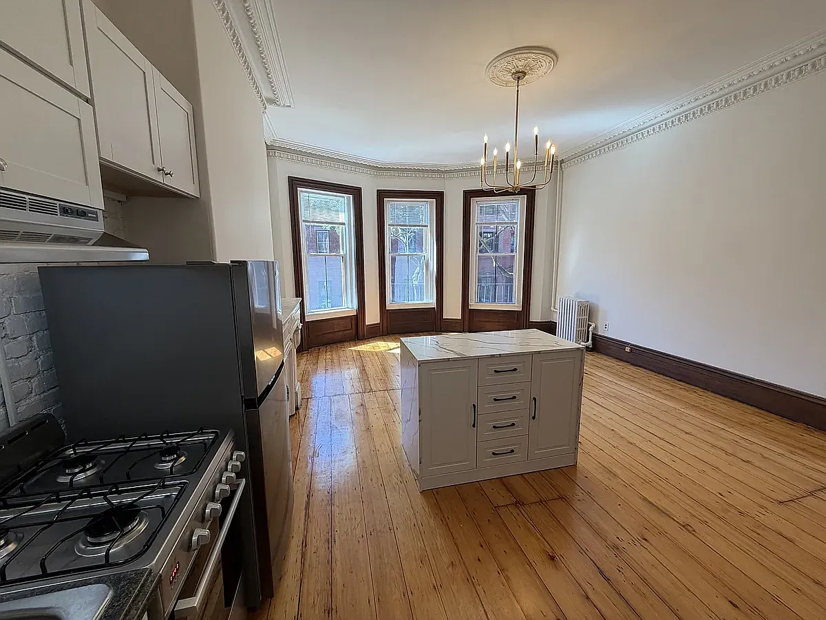 1 bed, 700 sqft, $3,500 — Photo 2