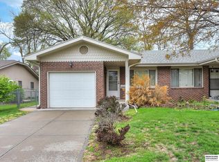2540 Benson Gardens Blvd, Omaha, NE 68134