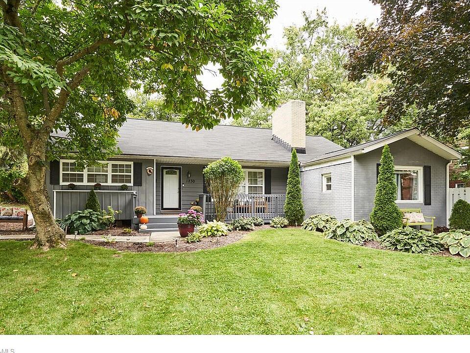 1st image of 1230 Delia Ave