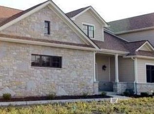 9351 W Arrowhead Cir, Frankfort, IL 60423