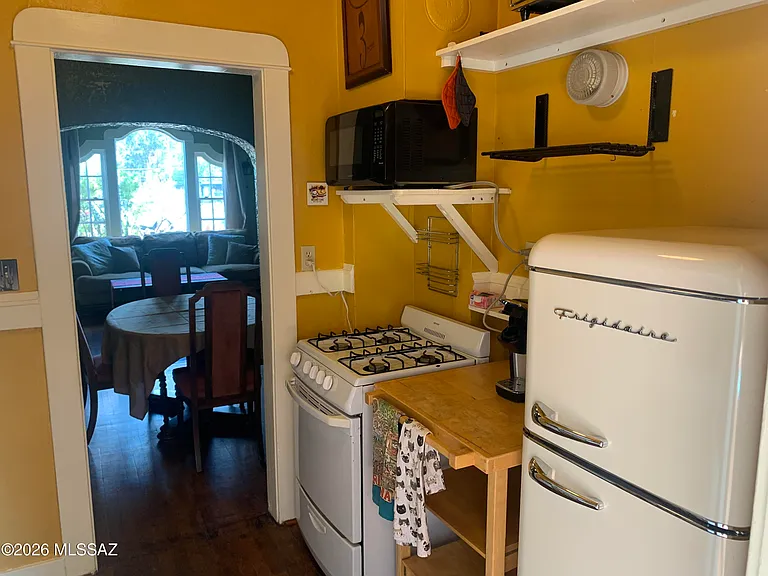 1031 E Grant Rd #1 — Photo 32