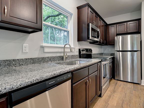 3rd image of 123 Jesters Ln