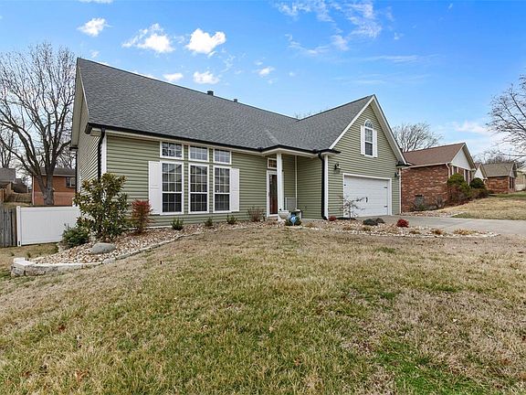 3rd image of 2017 Yorktown Dr
